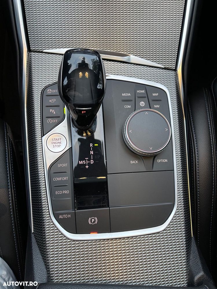 BMW Seria 3 330i AT - 11