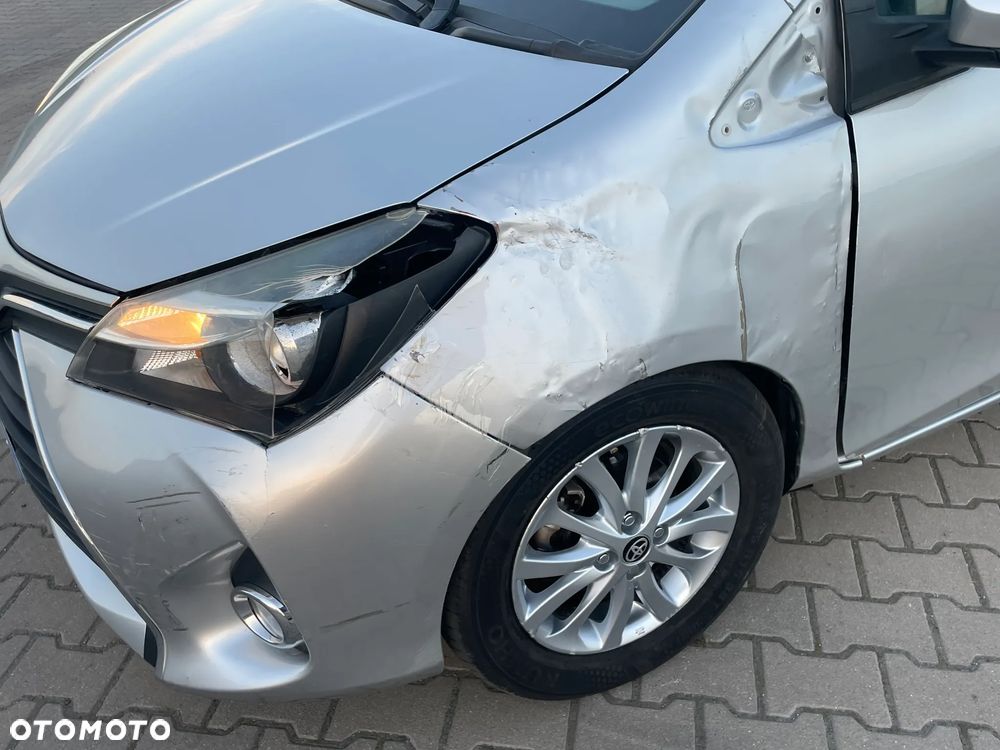 Toyota Yaris 1.33 VVT-i Lounge - 14