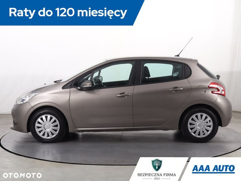 Peugeot 208 - 4