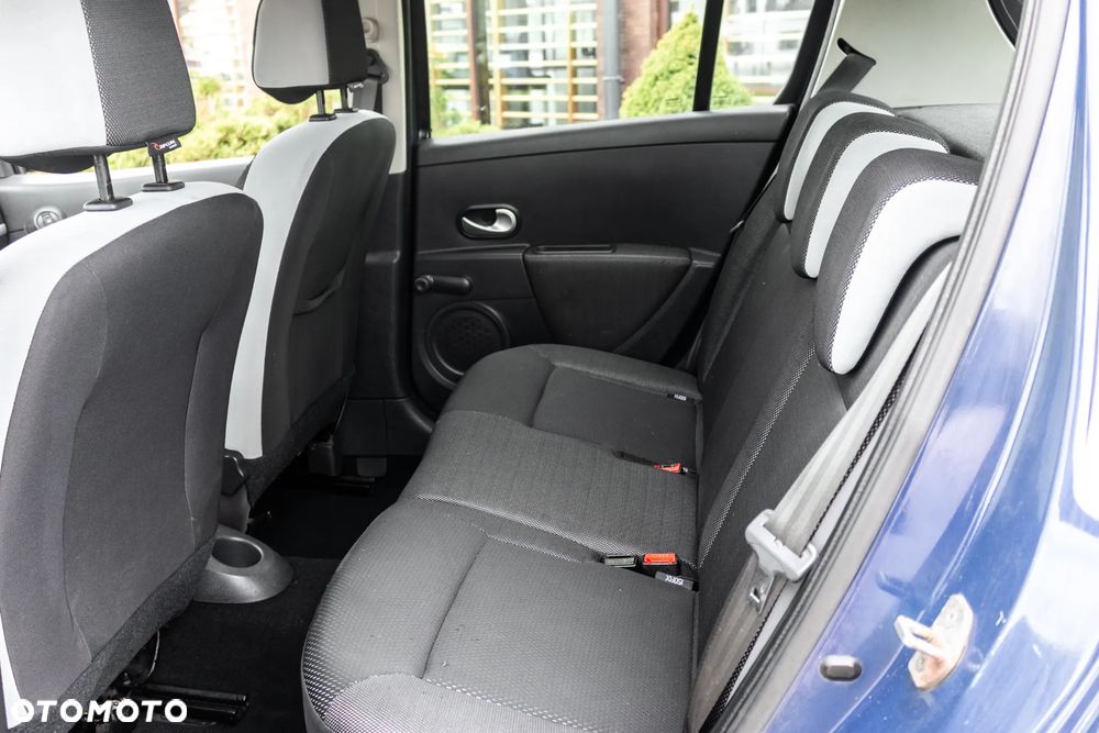 Renault Clio 1.2 16V Arctica - 21