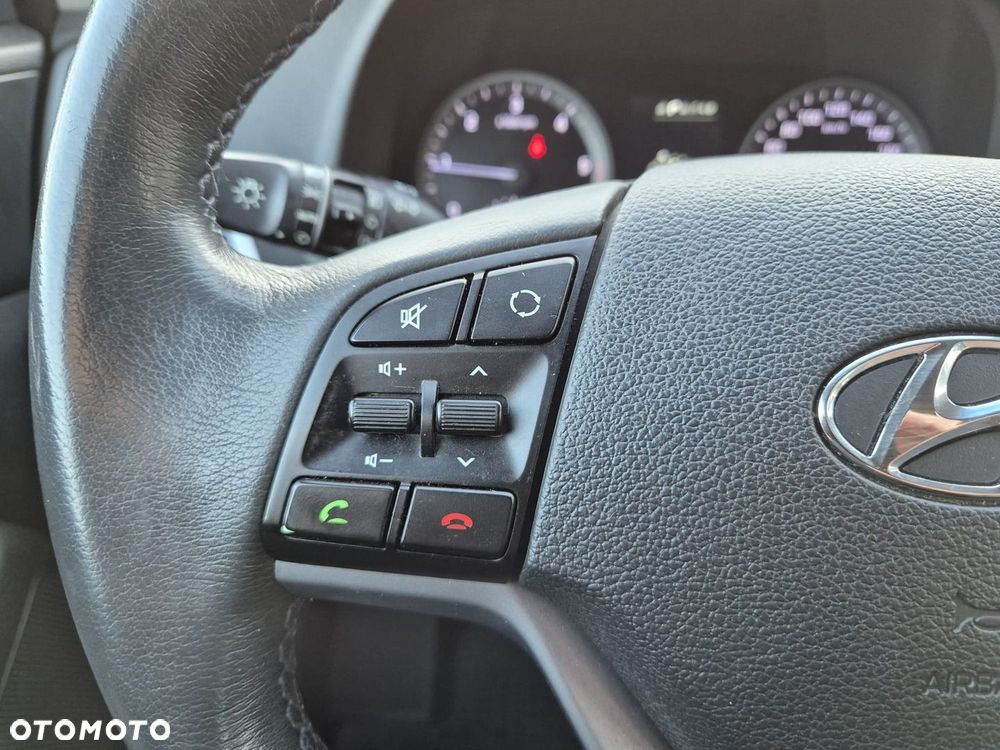 Hyundai Tucson 2.0 CRDI BlueDrive Style 2WD - 20