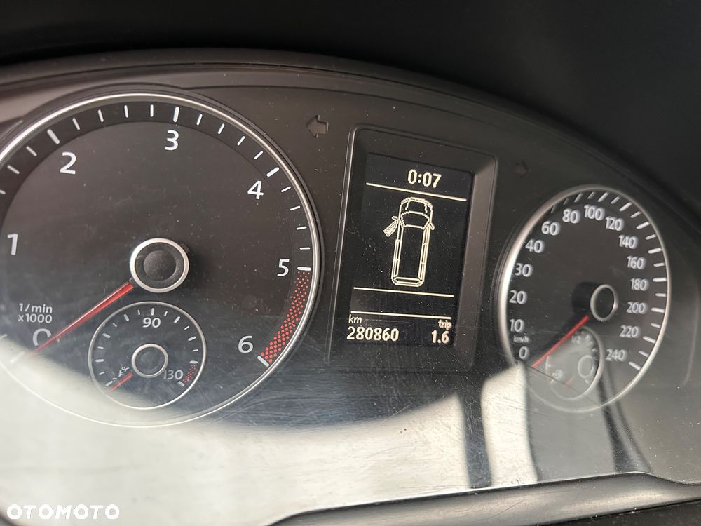 Volkswagen Caravelle - 28