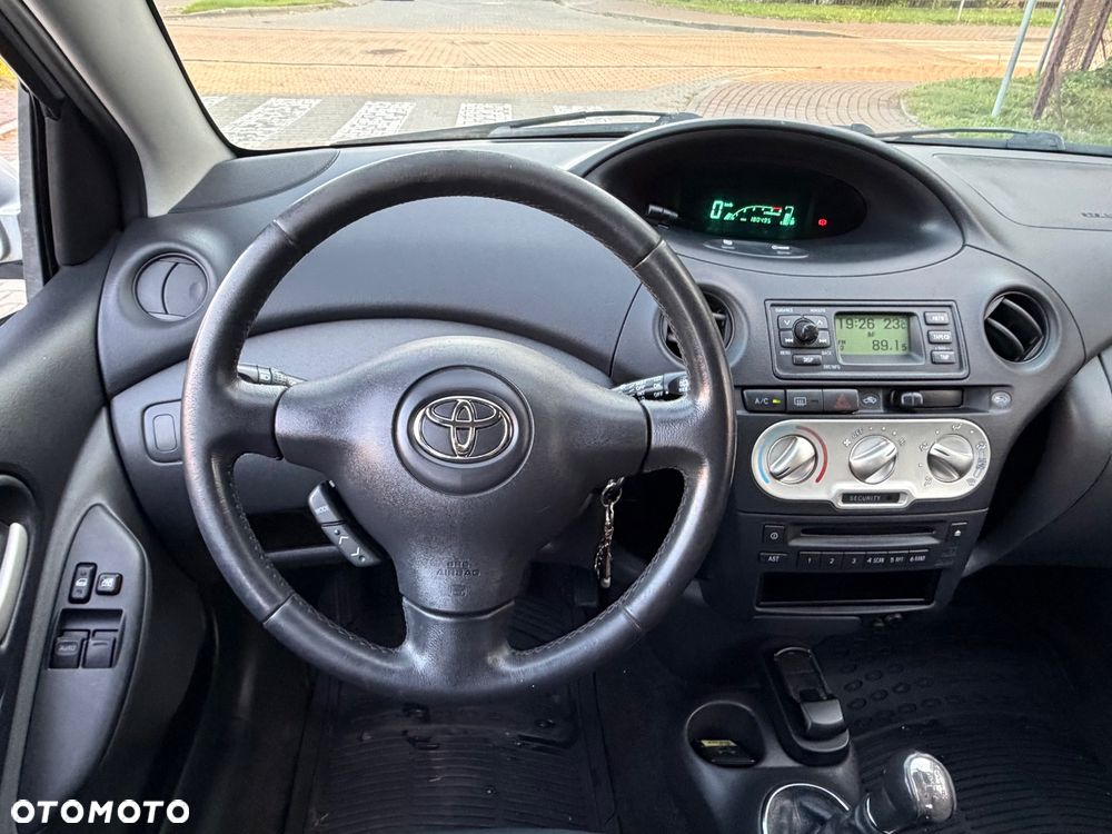 Toyota Yaris 1.4 D-4D Terra - 22