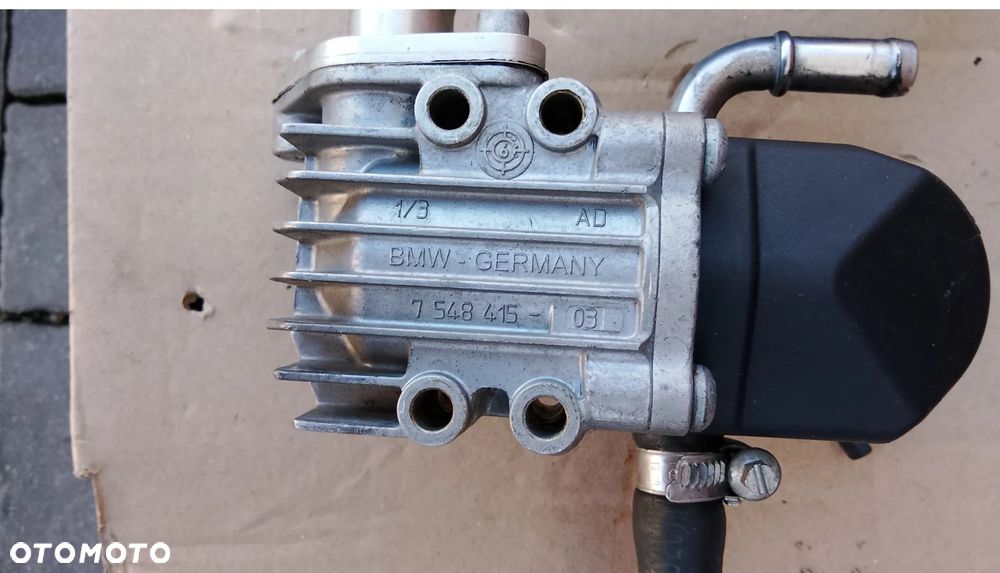 BMW E90 E92 E60 E61 523i przewód rurka N53B25A Zawór EGR - 2