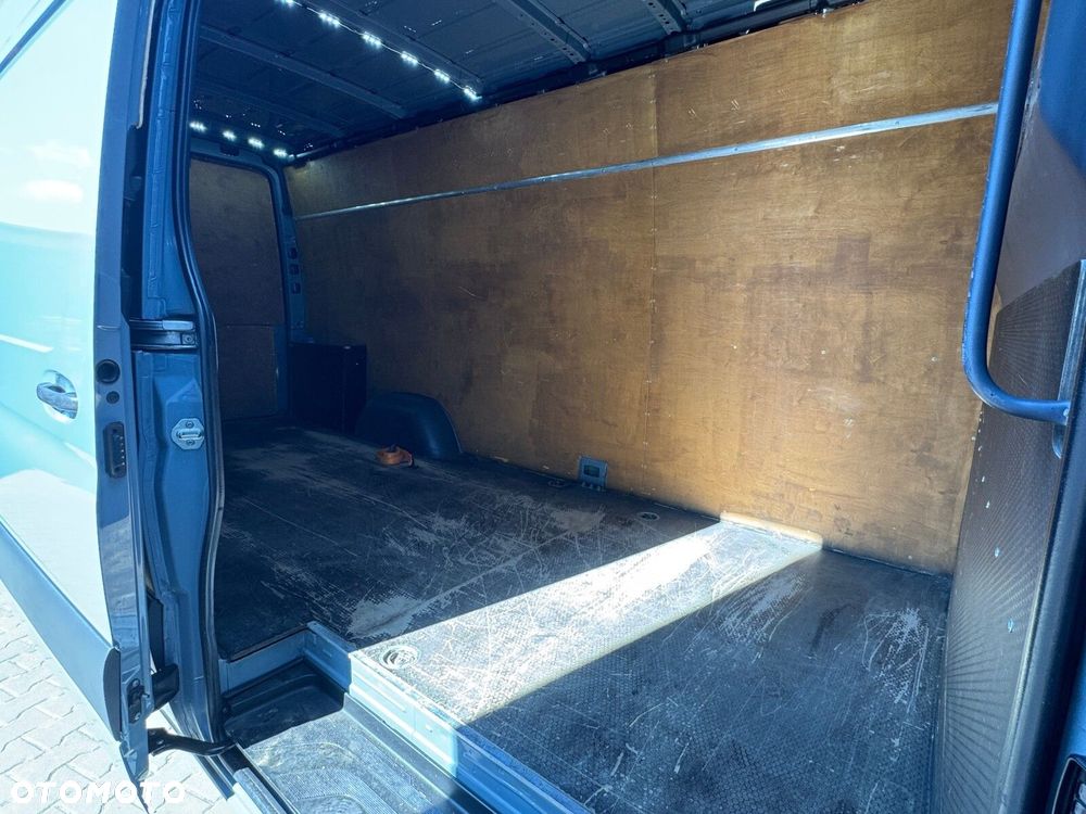Mercedes-Benz Sprinter - 8