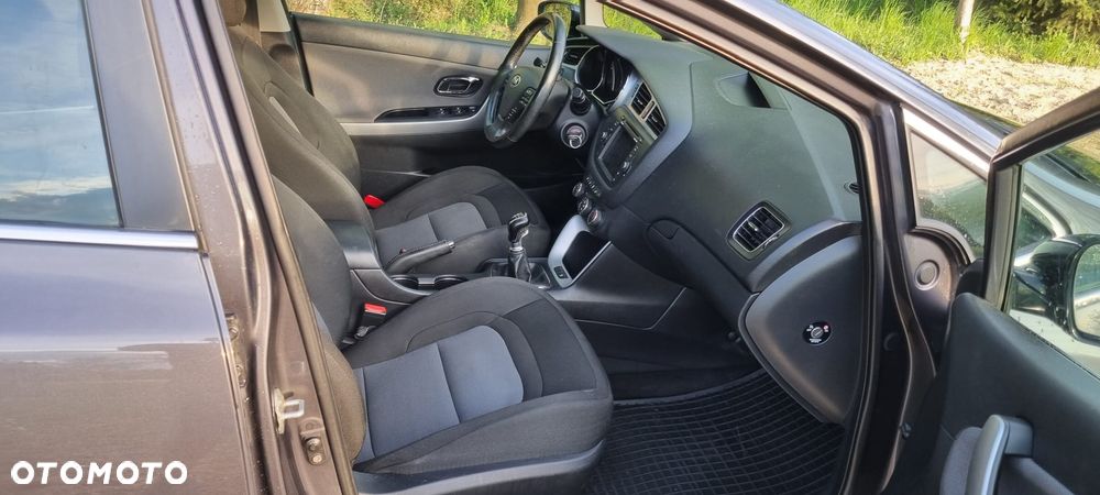 Kia Ceed - 4