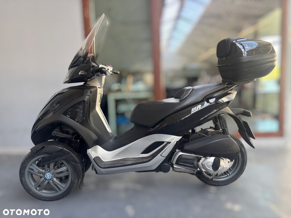 Piaggio MP-3 - 5