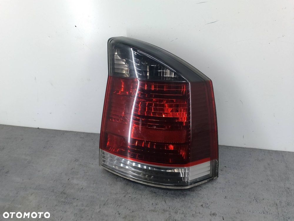 LAMPA TYLNA PRAWA OPEL VECTRA C 13130646 - 6