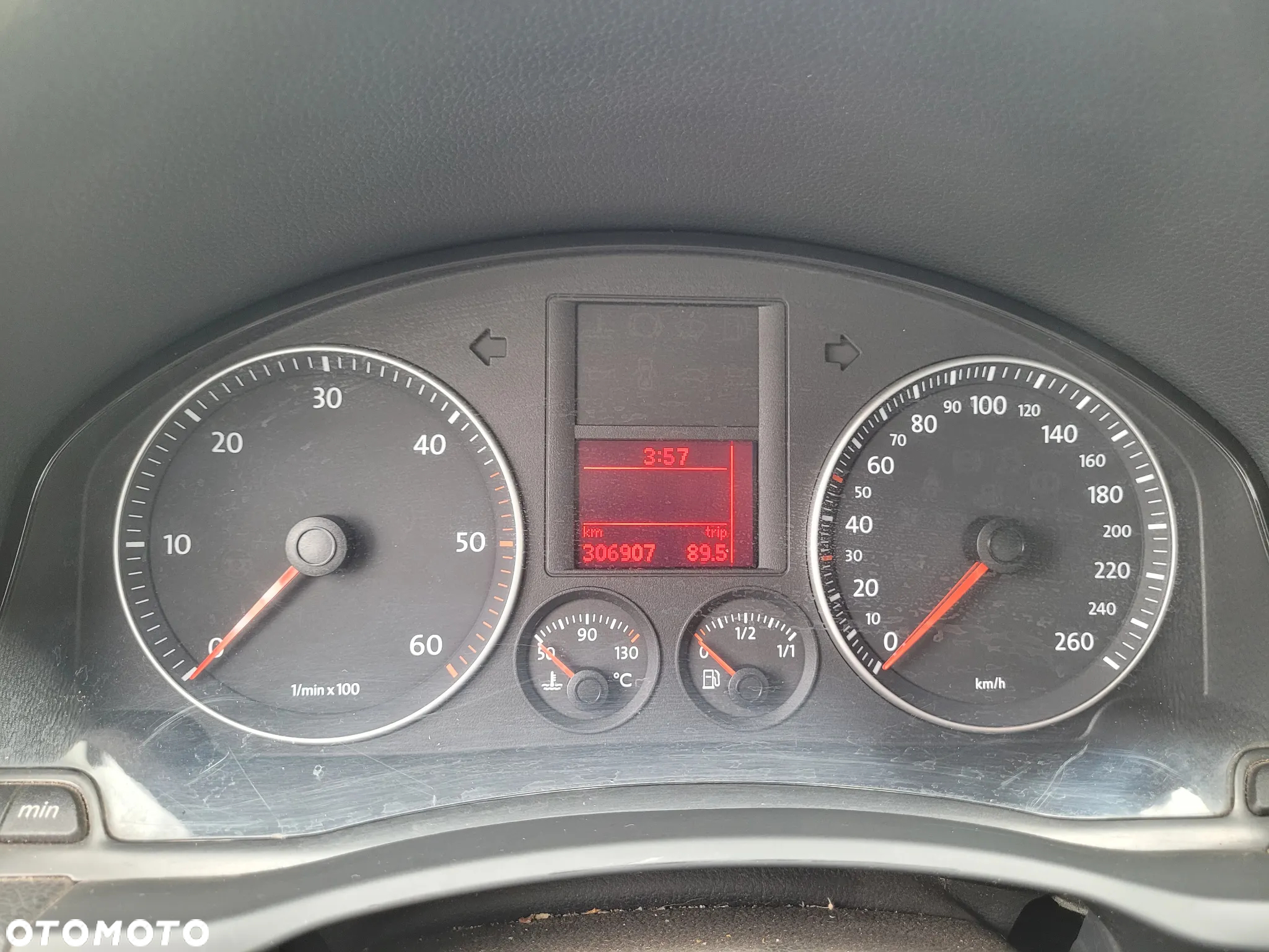 Volkswagen Golf 2.0 TDI DPF BlueMotion Technology DSG Comfortline - 12