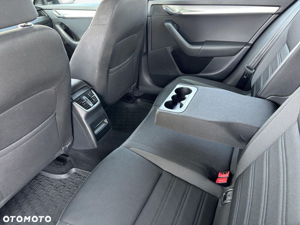 Skoda Octavia 1.4 TSI Ambition - 14