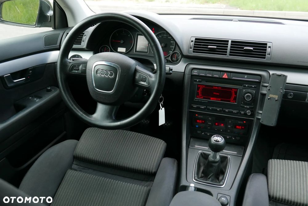 Audi A4 Avant - 22