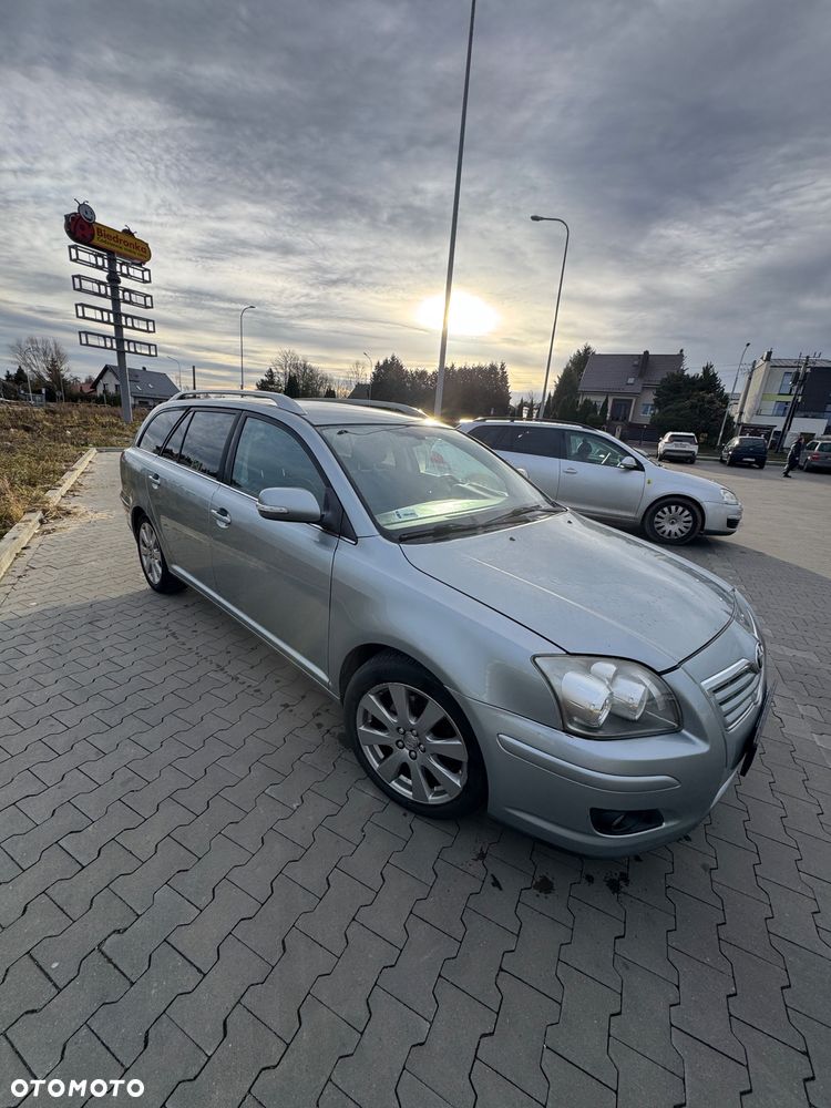 Toyota Avensis 2.0 D-4D Sol plus+NAVI - 10