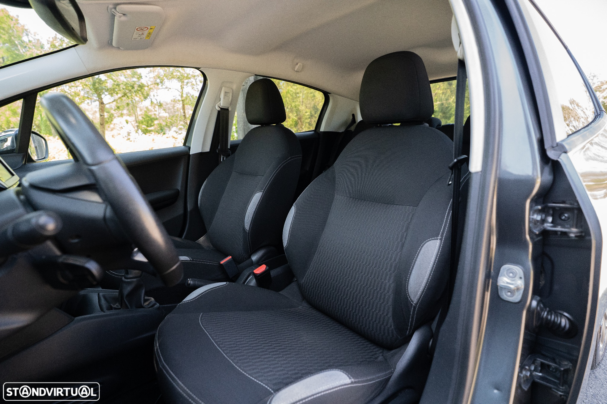 Peugeot 208 1.6 BlueHDi Style - 13