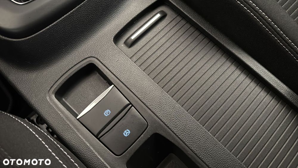 Ford Focus 1.0 EcoBoost mHEV Titanium X - 24