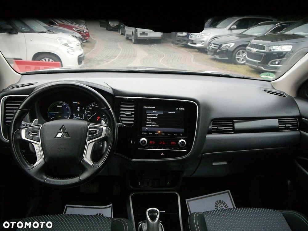 Mitsubishi Outlander - 18