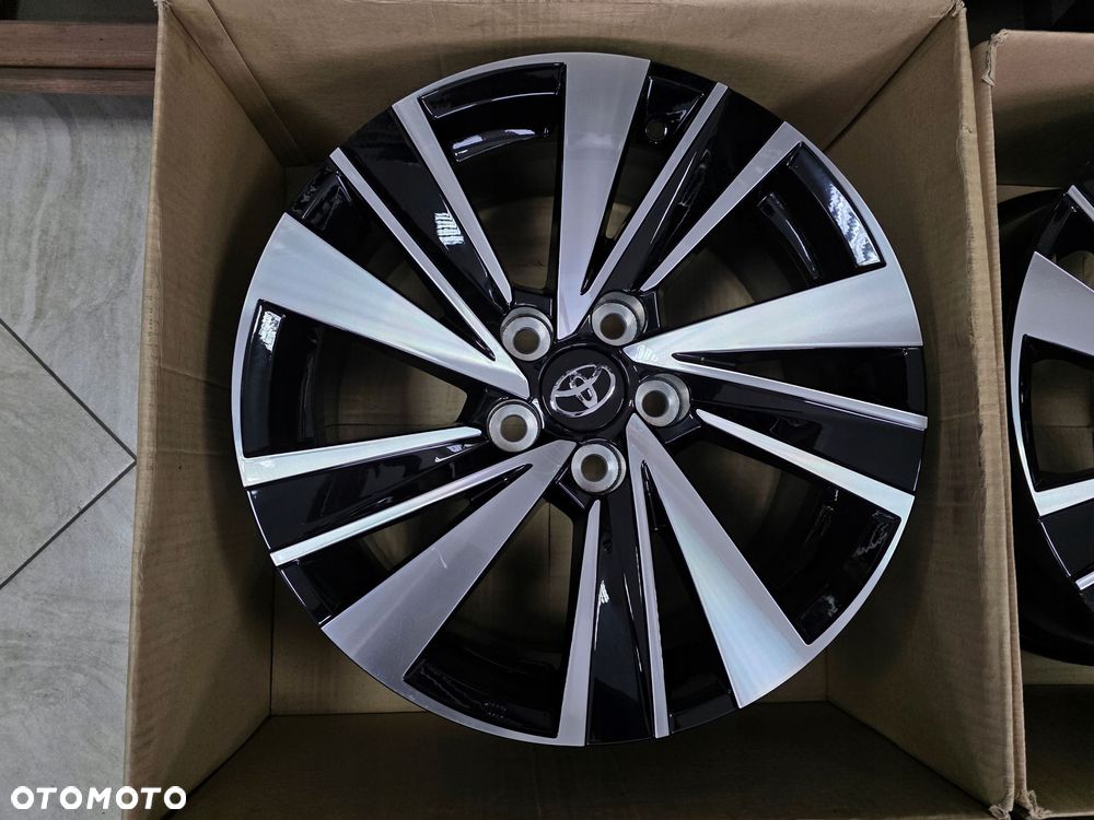 Nowe Oryginalne Felgi Toyota Avalon Avensis Corolla Lexus Es 17 Cali - 5