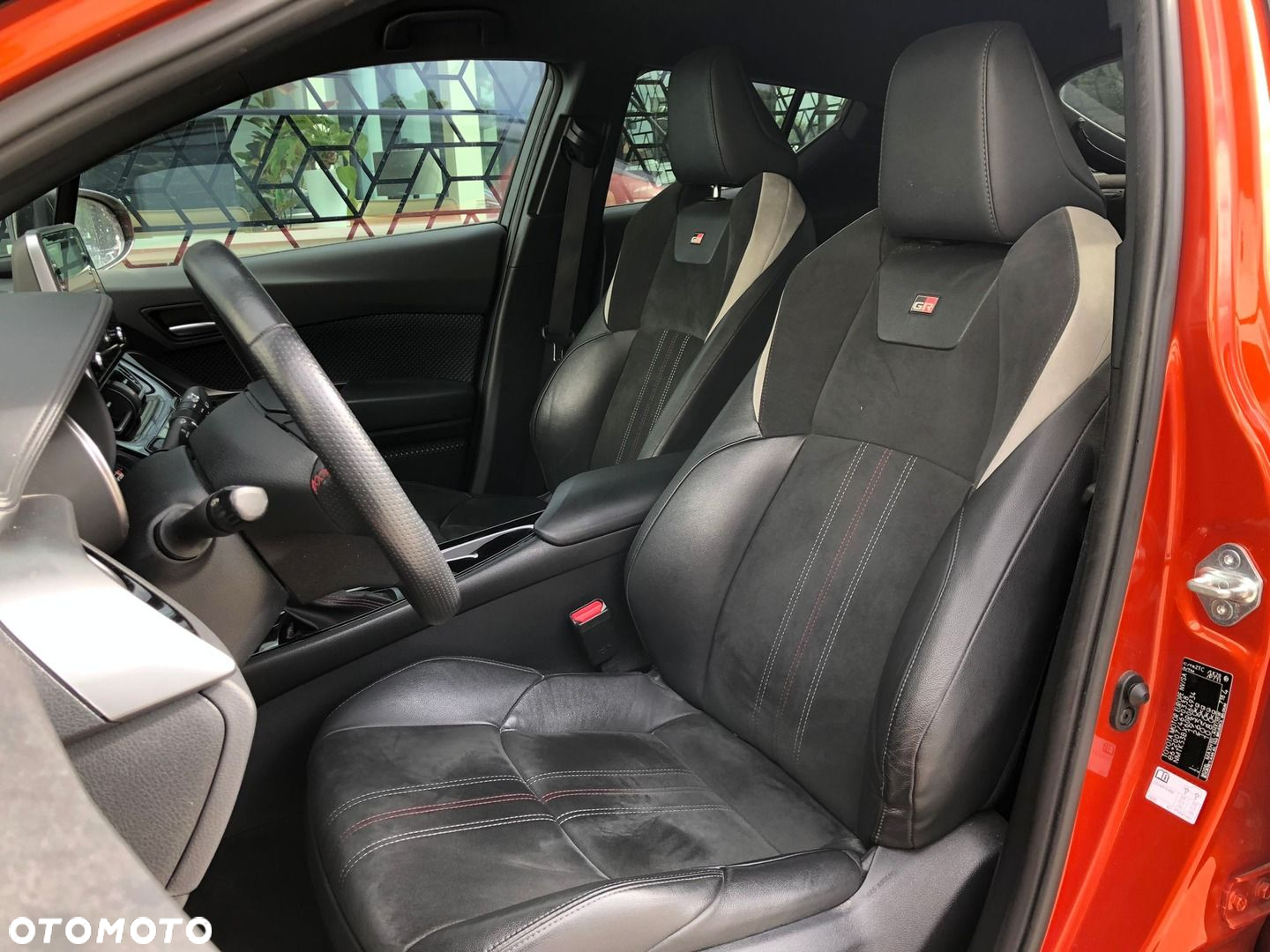 Toyota C-HR 2.0 Hybrid GR Sport - 6