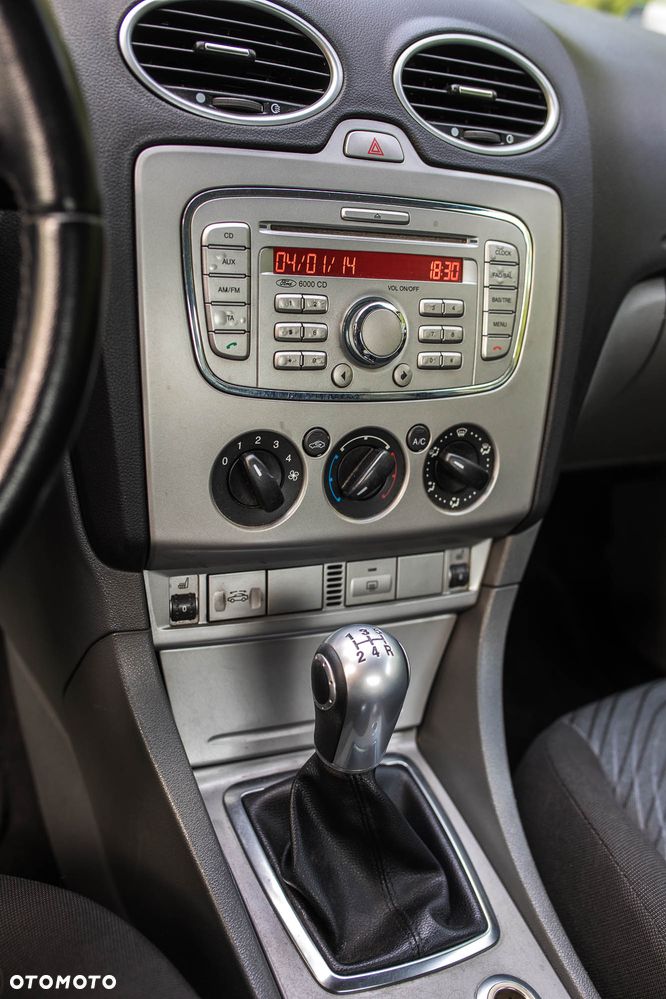 Ford Focus 1.6 16V Trend - 17