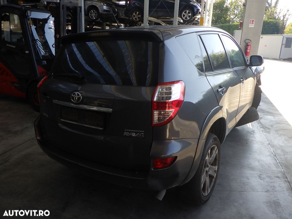 Dezmembrez Toyota RAV 4 , 2.2D ,an 2011 , tip motor 2AD - 3