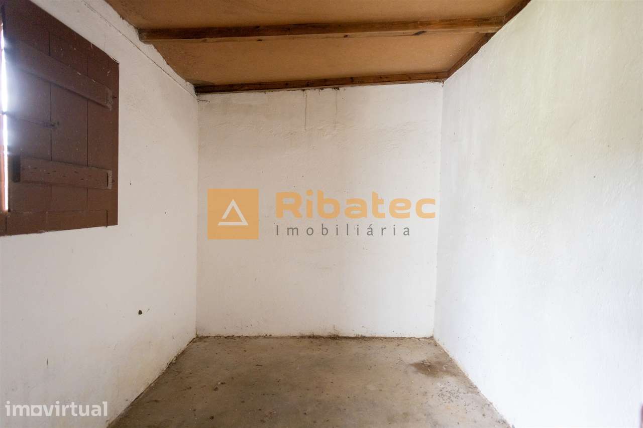 Moradia para remodelar no Couço - Grande imagem: 5/21