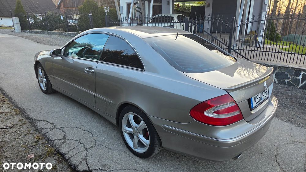 Mercedes-Benz CLK - 6