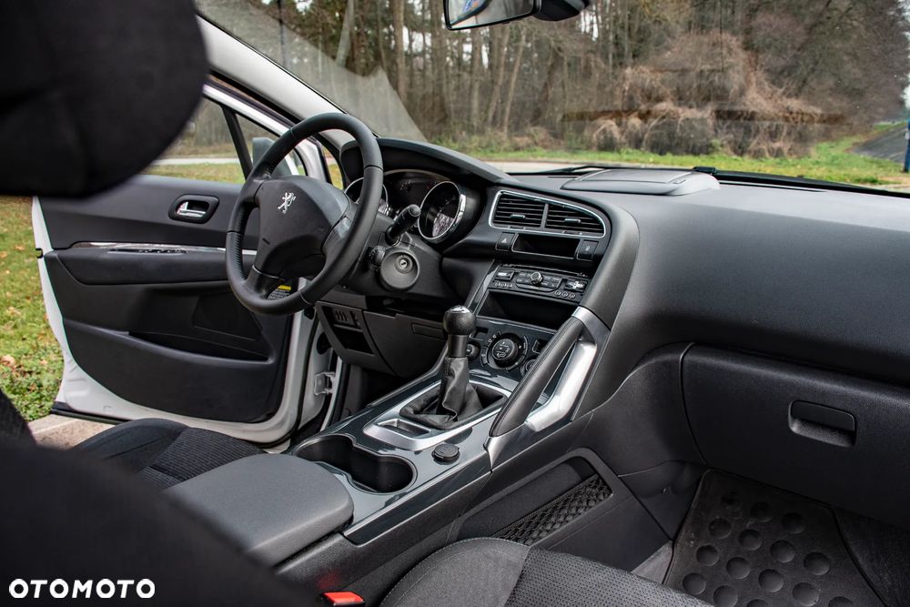 Peugeot 3008 1.6 Premium - 17