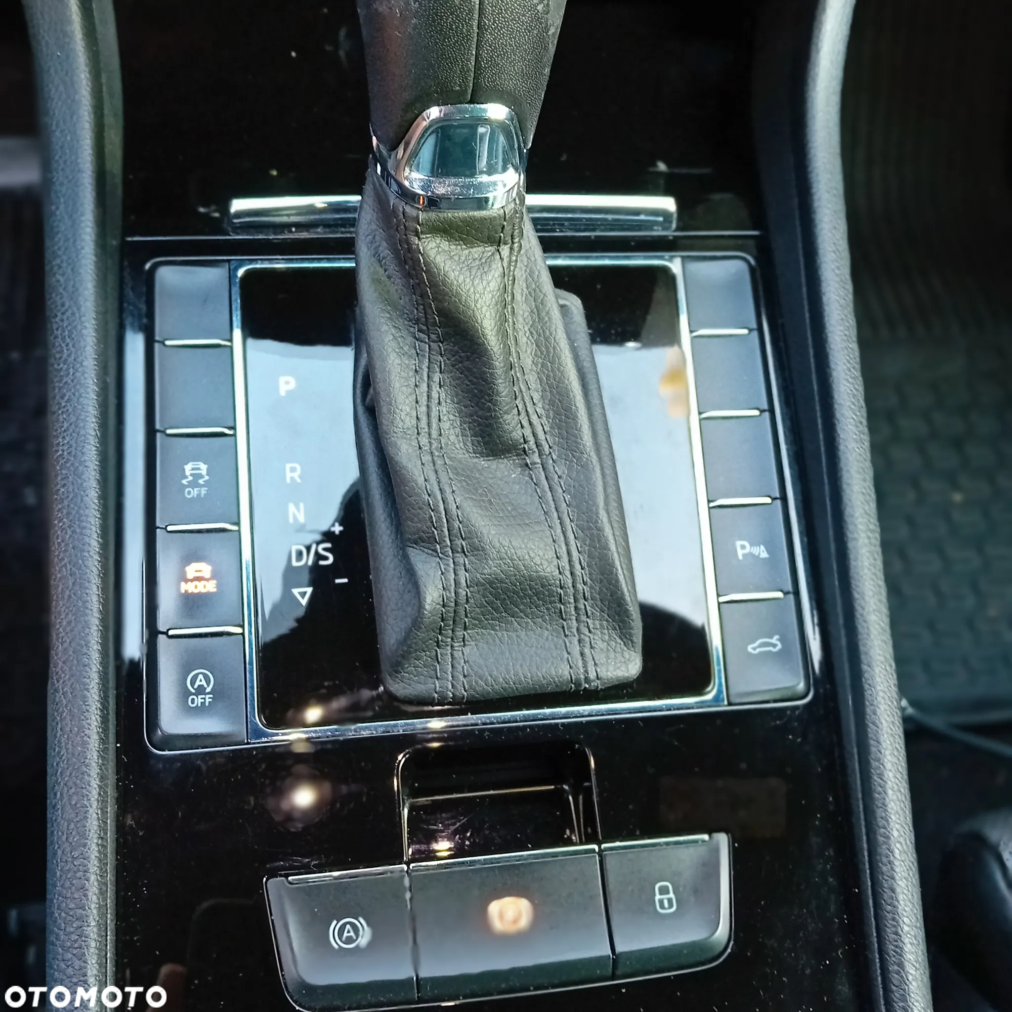 Skoda Superb 2.0 TDI 4x4 L&K DSG - 24