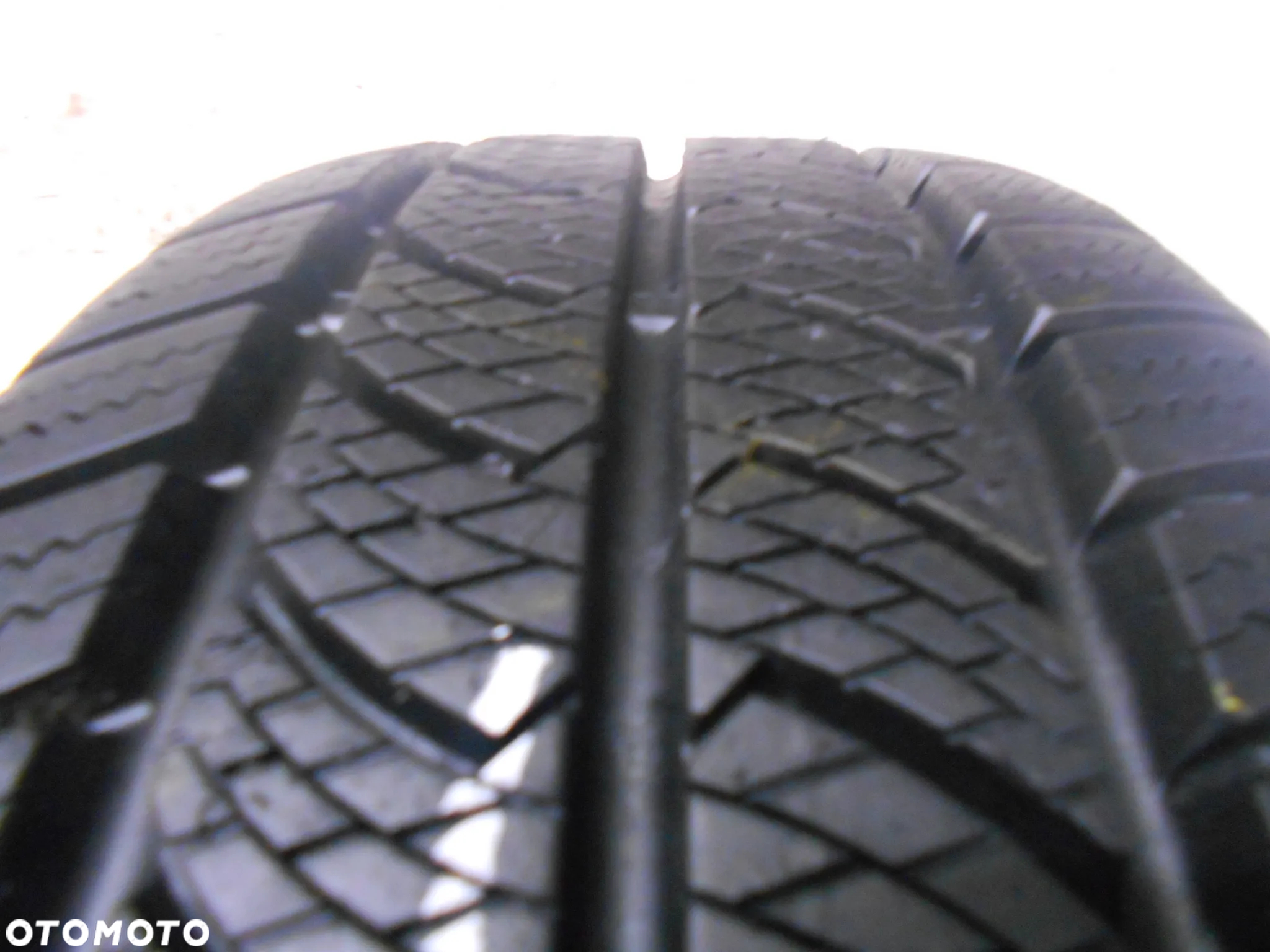 OPONA POJEDYNKA 215/65R16C CONTINENTAL VANCO WINTER 2  DOT 4015 11MM - 2