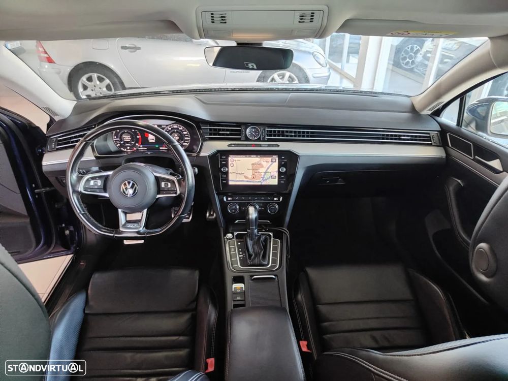 VW Passat Variant 2.0 TDi R-Line DSG - 21