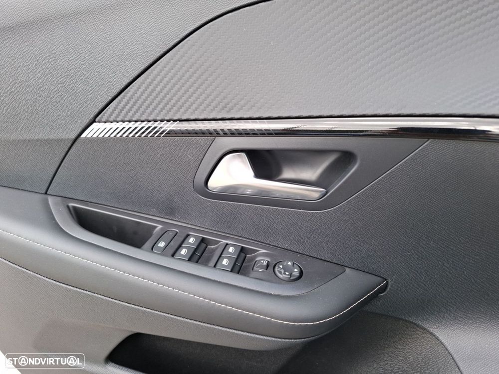 Peugeot 208 1.2 Hybrid Allure e-DCS6 - 22