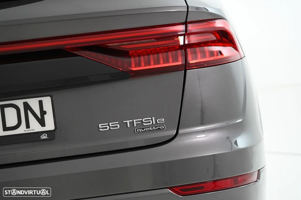Audi Q8 55 TFSIe quattro Tiptronic - 12