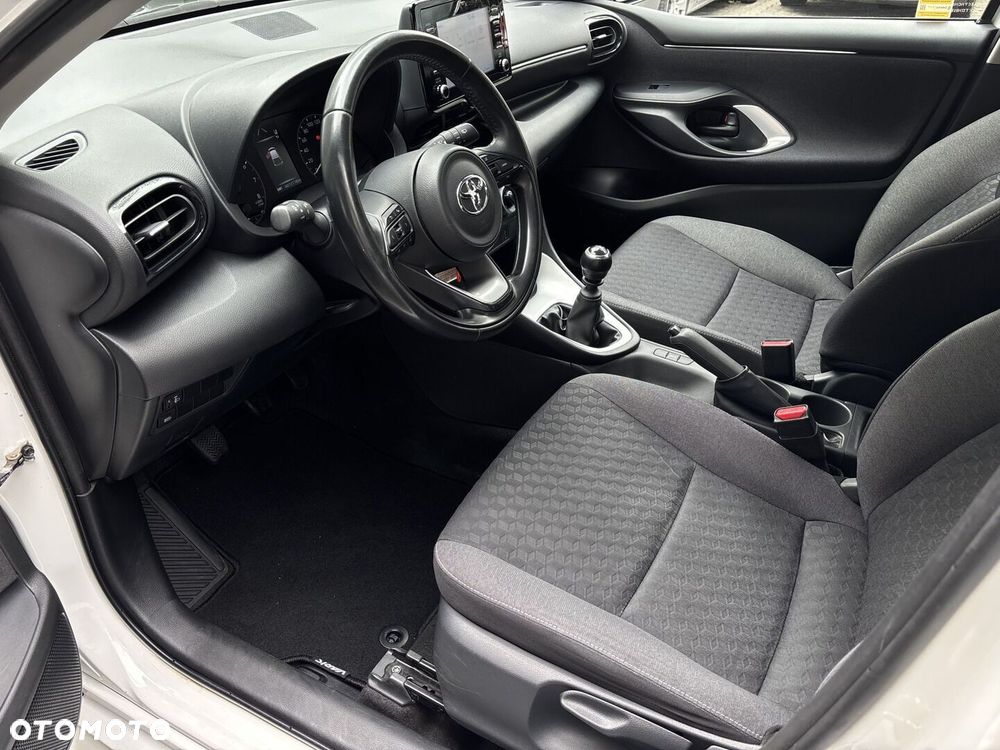 Toyota Yaris - 16