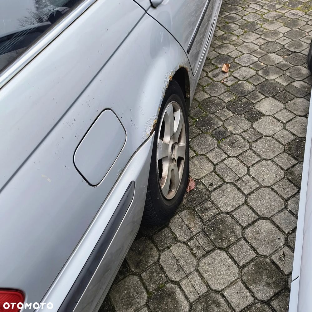 BMW Seria 3 318i - 7