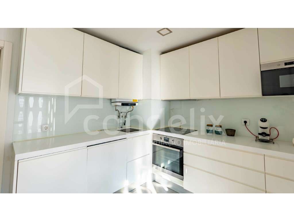Apartamento T3 SANTO ANTÓNIO DOS CAVALEIROS | RUA ALVES REDOL - Grande imagem: 2/22
