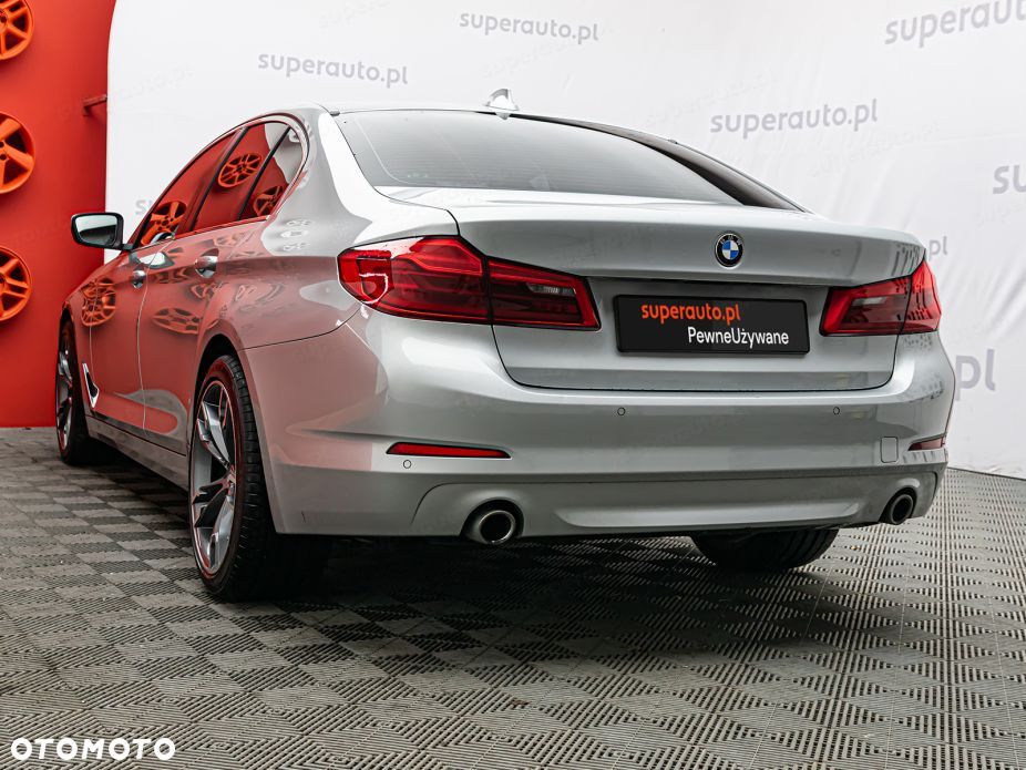 BMW Seria 5 520d - 25