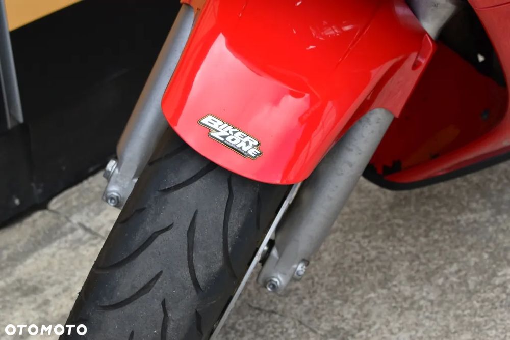 Honda VFR - 25