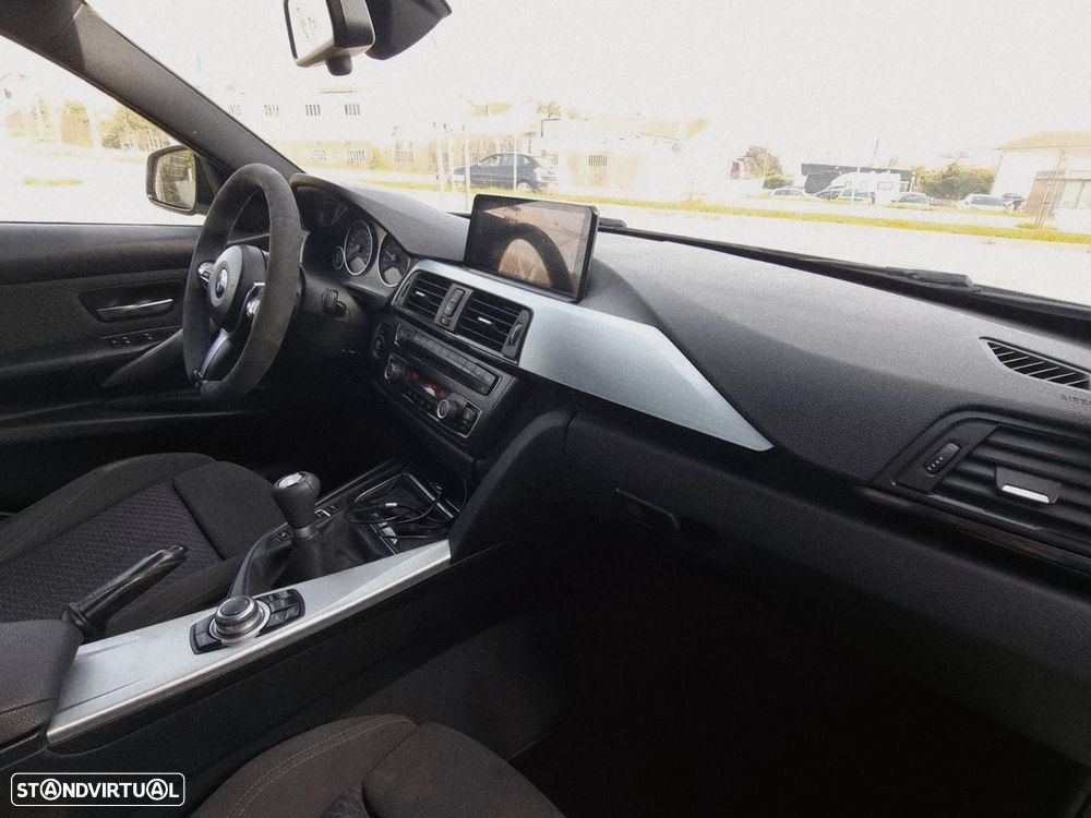 BMW 320 d Touring Pack M - 18