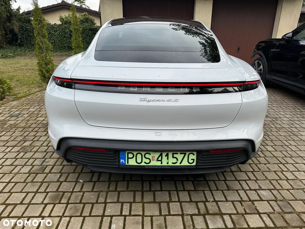 Porsche Taycan - 9