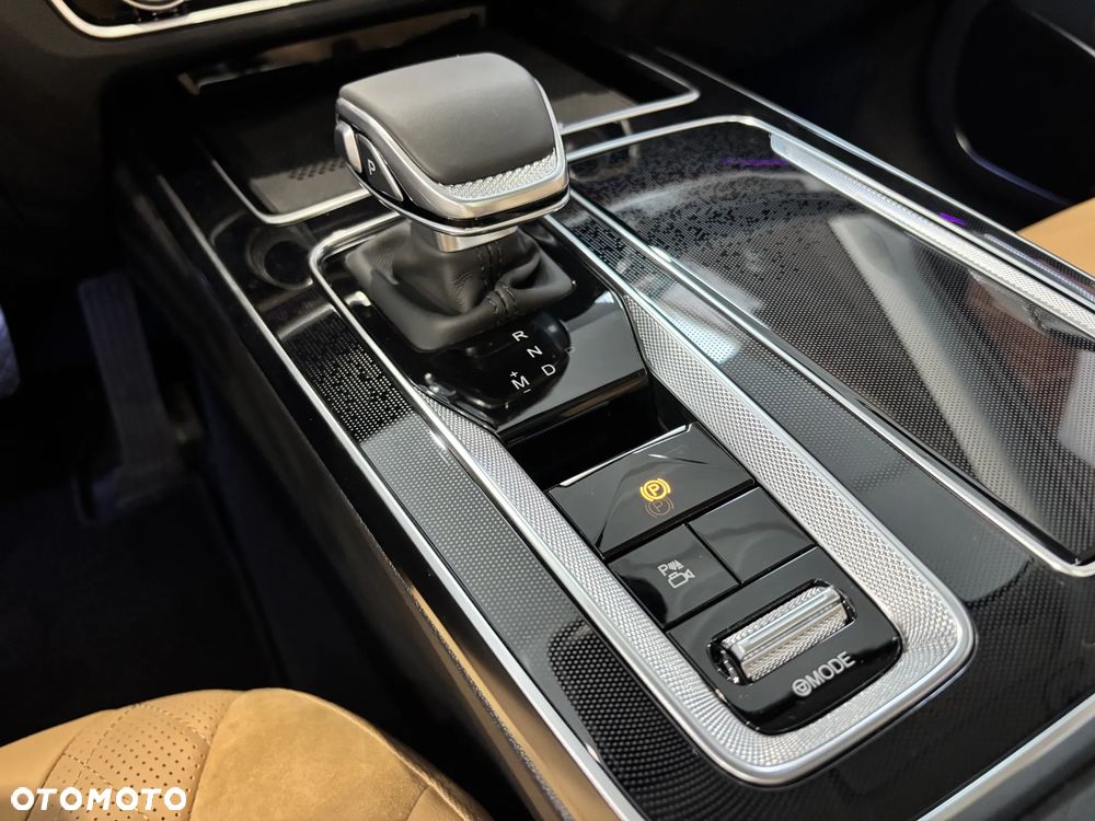 Hongqi HS5 - 17