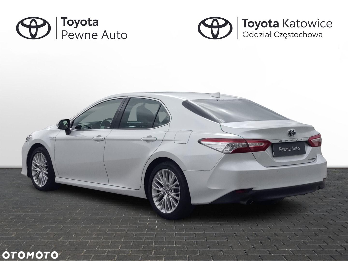 Toyota Camry - 3