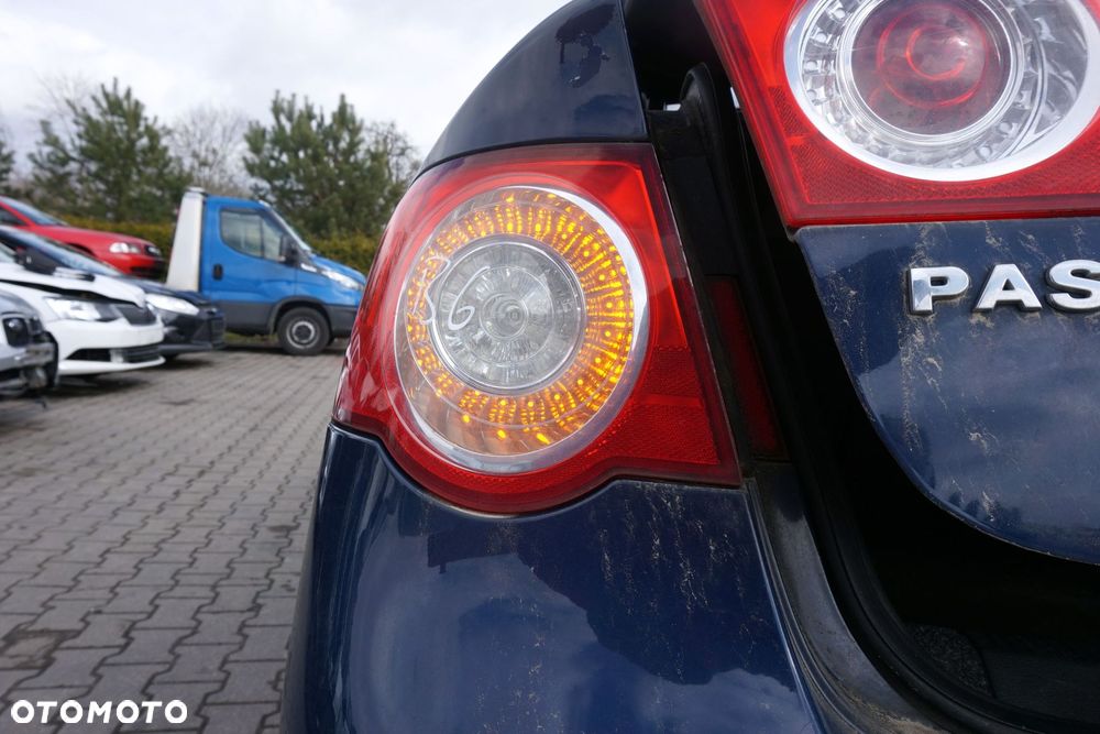 LAMPA TYLNA LEWA PASSAT B6 SEDAN 3C5945095H VOLKSWAGEN 2005-2010 - 1
