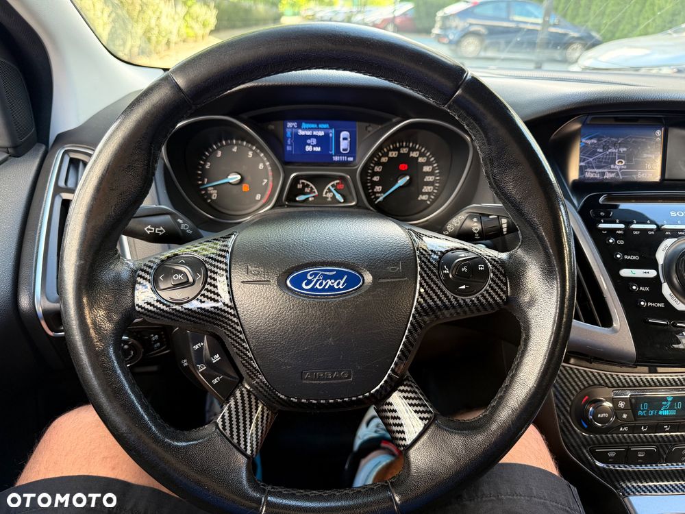 Ford Focus 1.6 EcoBoost Titanium - 8