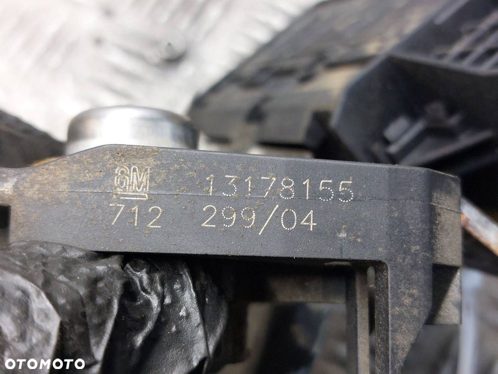 ZAMEK KLAPY BAGAŻNIKA + KLAMKA OPEL VECTRA C HB 5D 495072894 13178155 - 3