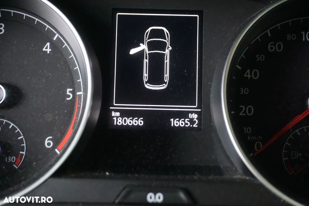 Volkswagen Golf 1.6 TDI Trendline - 6