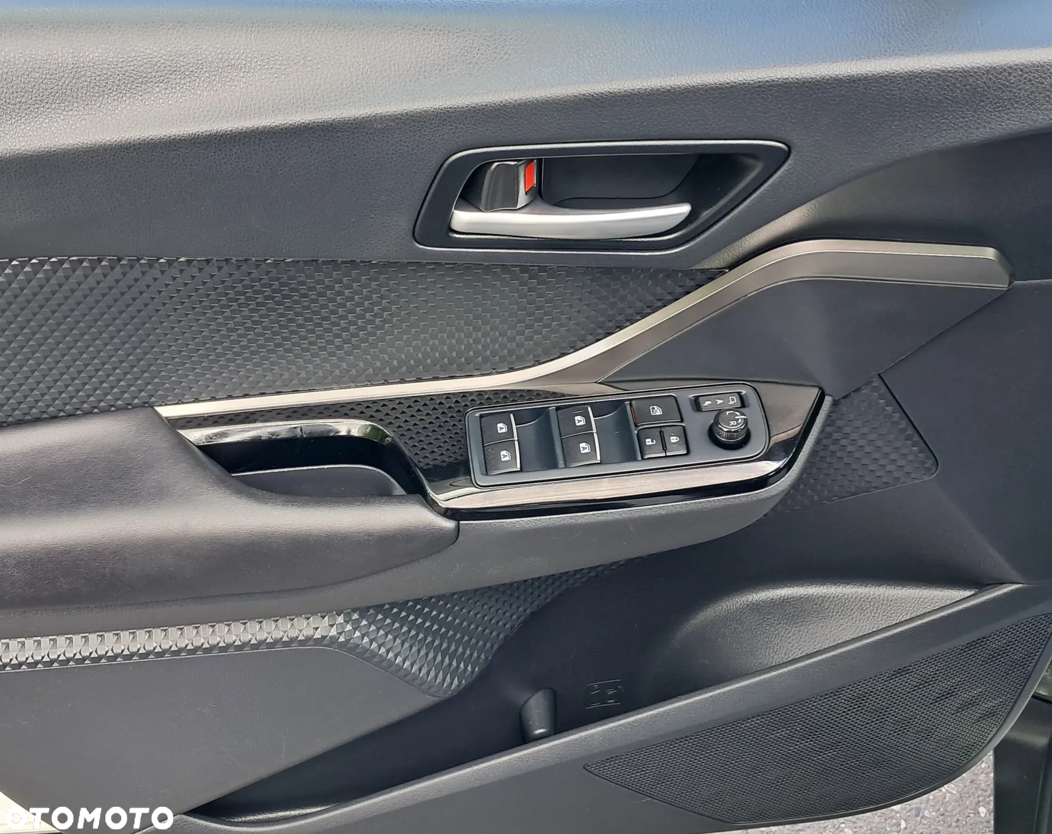 Toyota C-HR 1.8 Hybrid Neon Lime powered by JBL - 27
