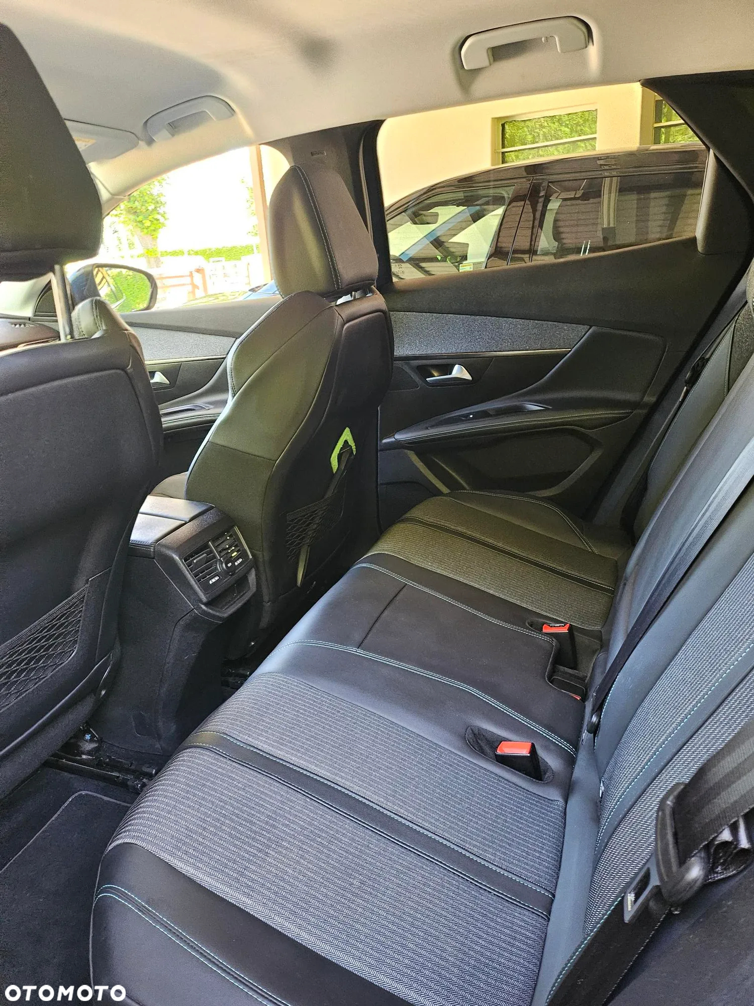 Peugeot 3008 1.6 PureTech GPF Allure S&S EAT8 - 12