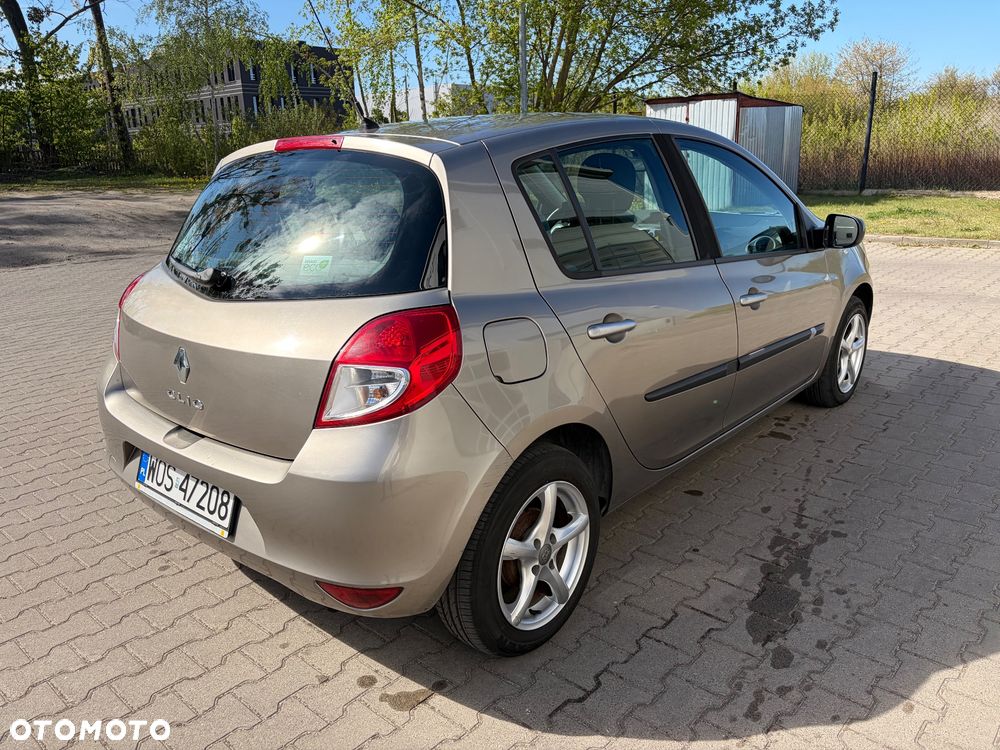 Renault Clio 1.2 16V Alize - 5