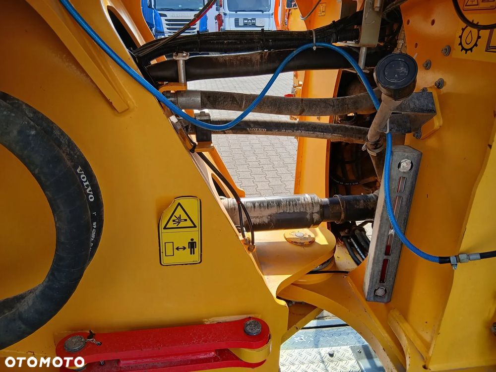 Volvo L180H ŁADOWARKA KOŁOWA - 28