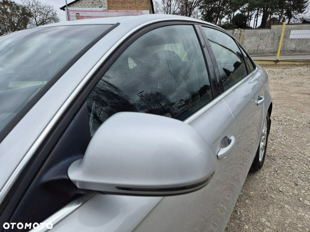 Audi A4 Limousine - 8