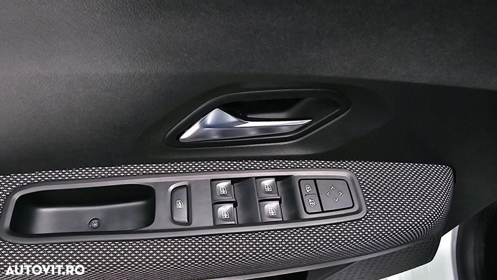 Dacia Sandero TCe 90 MT6 Comfort - 11